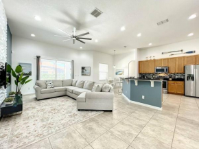 Family Vacation, 6 Bedroom House with Private Pool at Solterra Resort